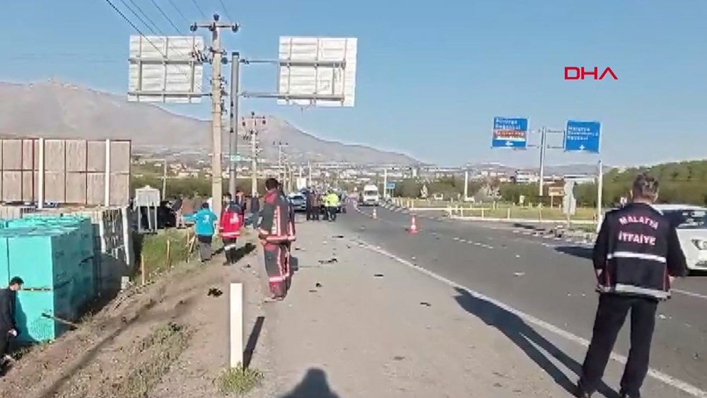 Malatya’da yolcu otobüsü devrildi: 22 yaralı - 7