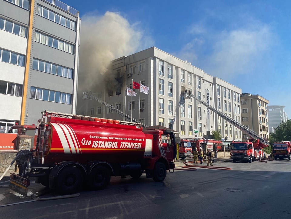 İstanbul'da tekstil fabrikasında korkutan yangın - 1
