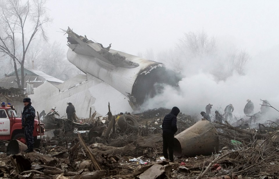 Türk kargo uçağı Kırgızistan'da düştü: 4'ü mürettebat 37 ölü - 1