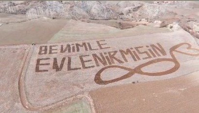 Traktörüyle tarlaya 