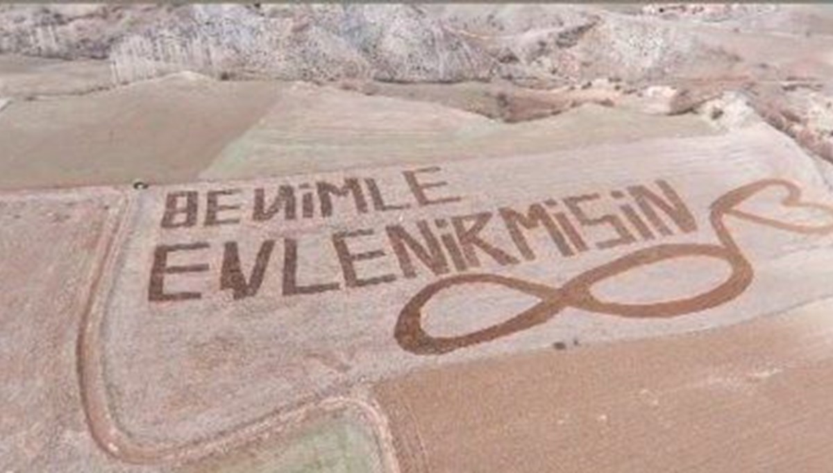 Traktörüyle tarlaya