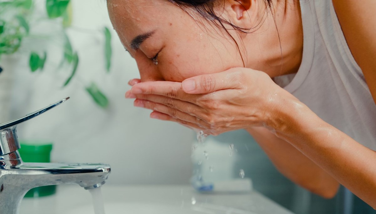 Sabah uyanır uyanmaz yüzünü yıkayanlar yandı! Faydalı sanıyorduk ama yeni bir zararı ortaya çıktı