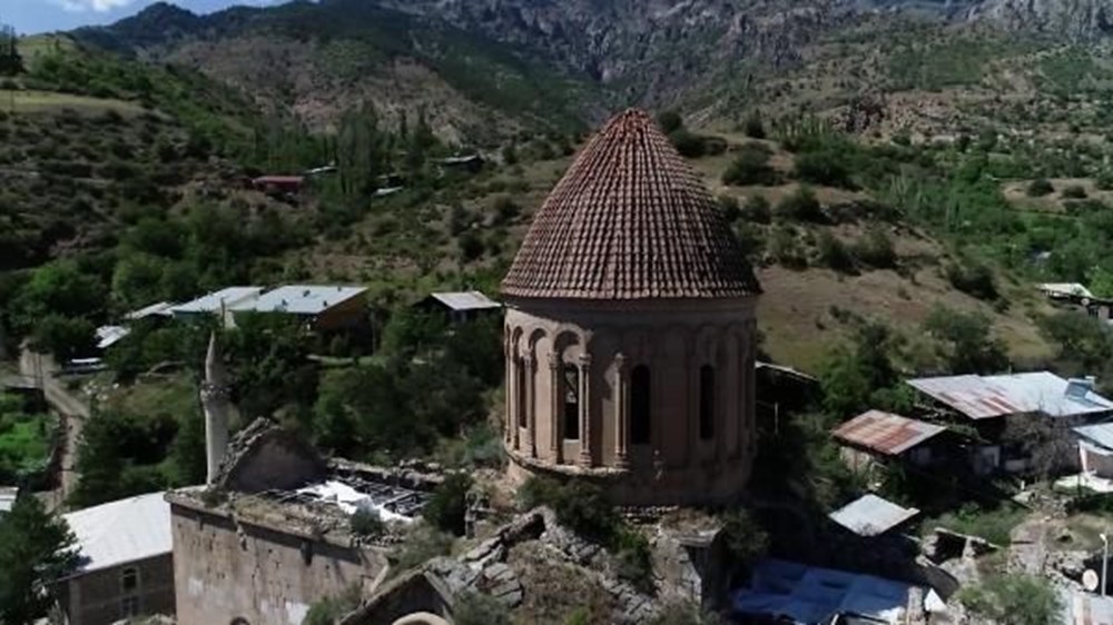 Öşvank Kilisesi'nin duvarlarındaki çatlaklar endişelendiriyor - 6