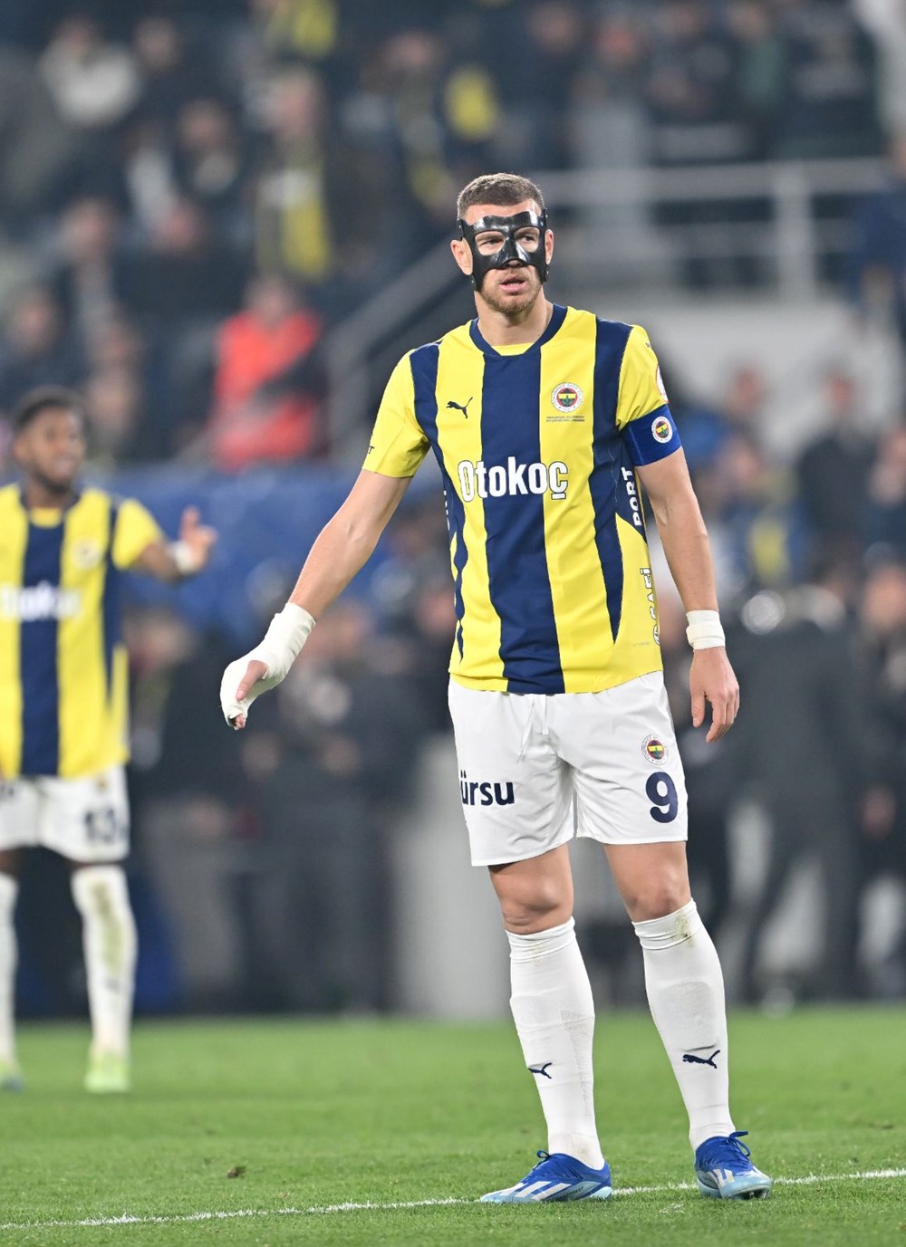 Derbi Zaferi Sonrası Yorumlar Coştu: Galatasaray, Fenerbahçe'yi Kupa Dışına İtti, Eleştirmenler İki Uca Bölündü! 89 Ls0wcYhiw0aysI 9Hji3cw