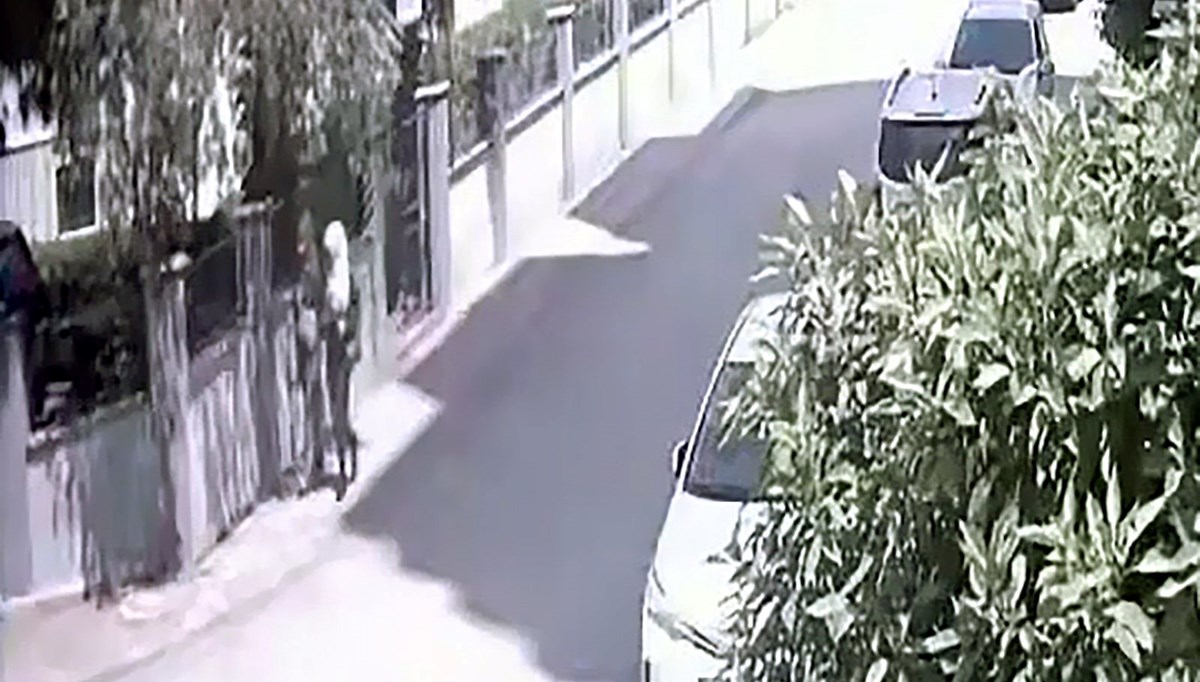 Adana'da iki hırsızdan 1,5 milyonluk soygun Adana'da iki hırsızdan 1,5 milyonluk soygun