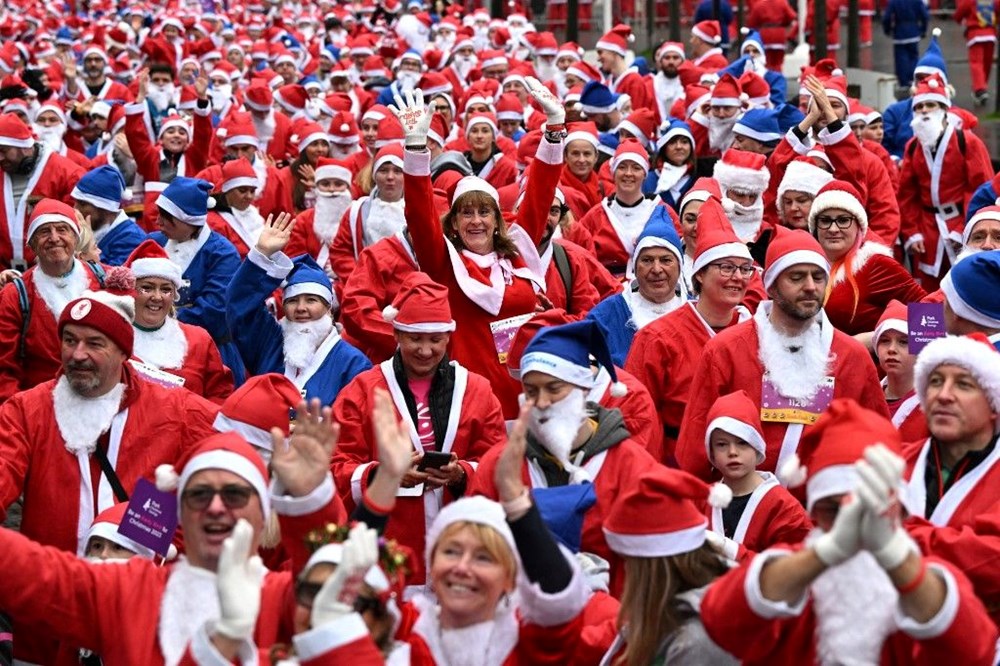 İngiltere'de binlerce Noel Baba koştu - 7