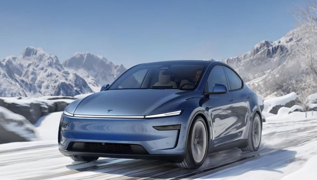 Tesla'da fiyatlar yarı yarıya düştü