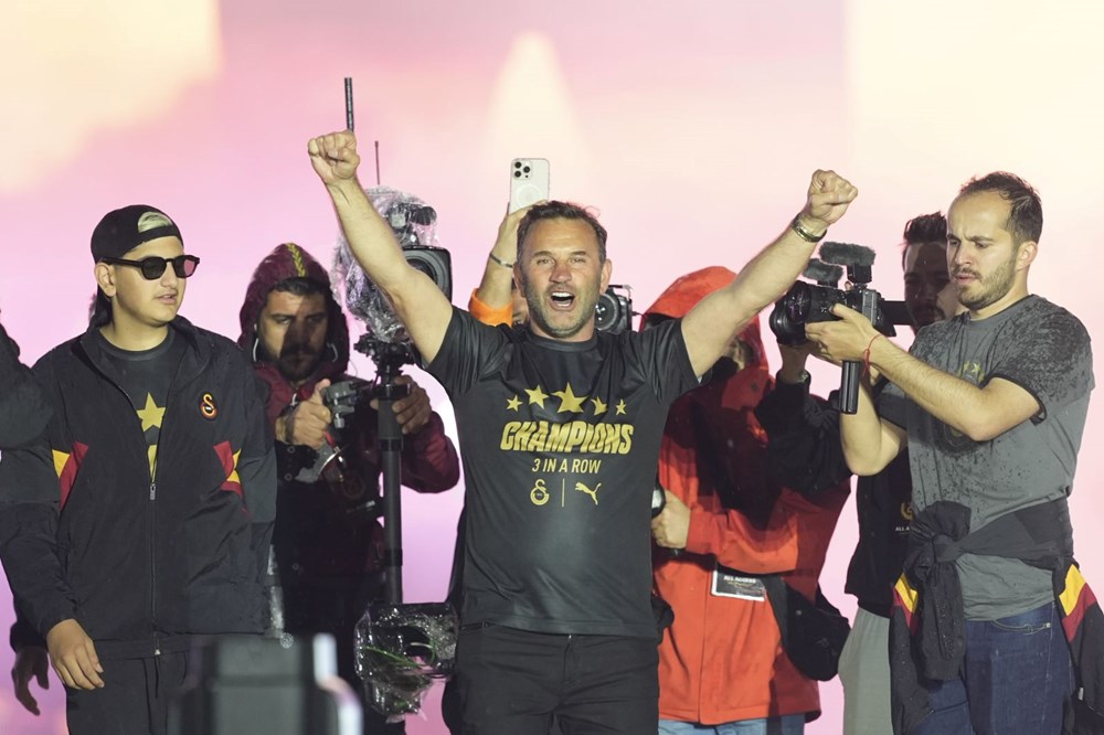 Galatasaray'ın Yenikapı'daki kutlamasında neler oldu neler: Yağmur, gözyaşı, veda ve mutluluk - 10