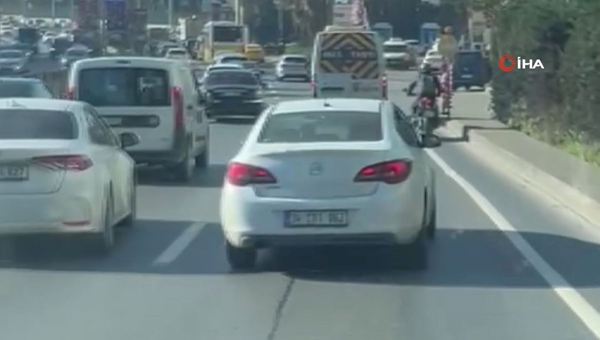 Maslak'ta seyir halindeki otomobilde kadına şiddet kamerada