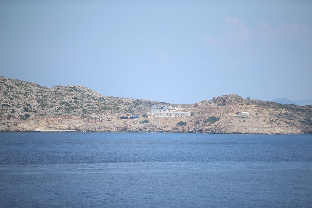 Keçi Adası'ndaki Yunan askerleri ve adaya yerleştirilen ağır silahlar görüntülendi - 21