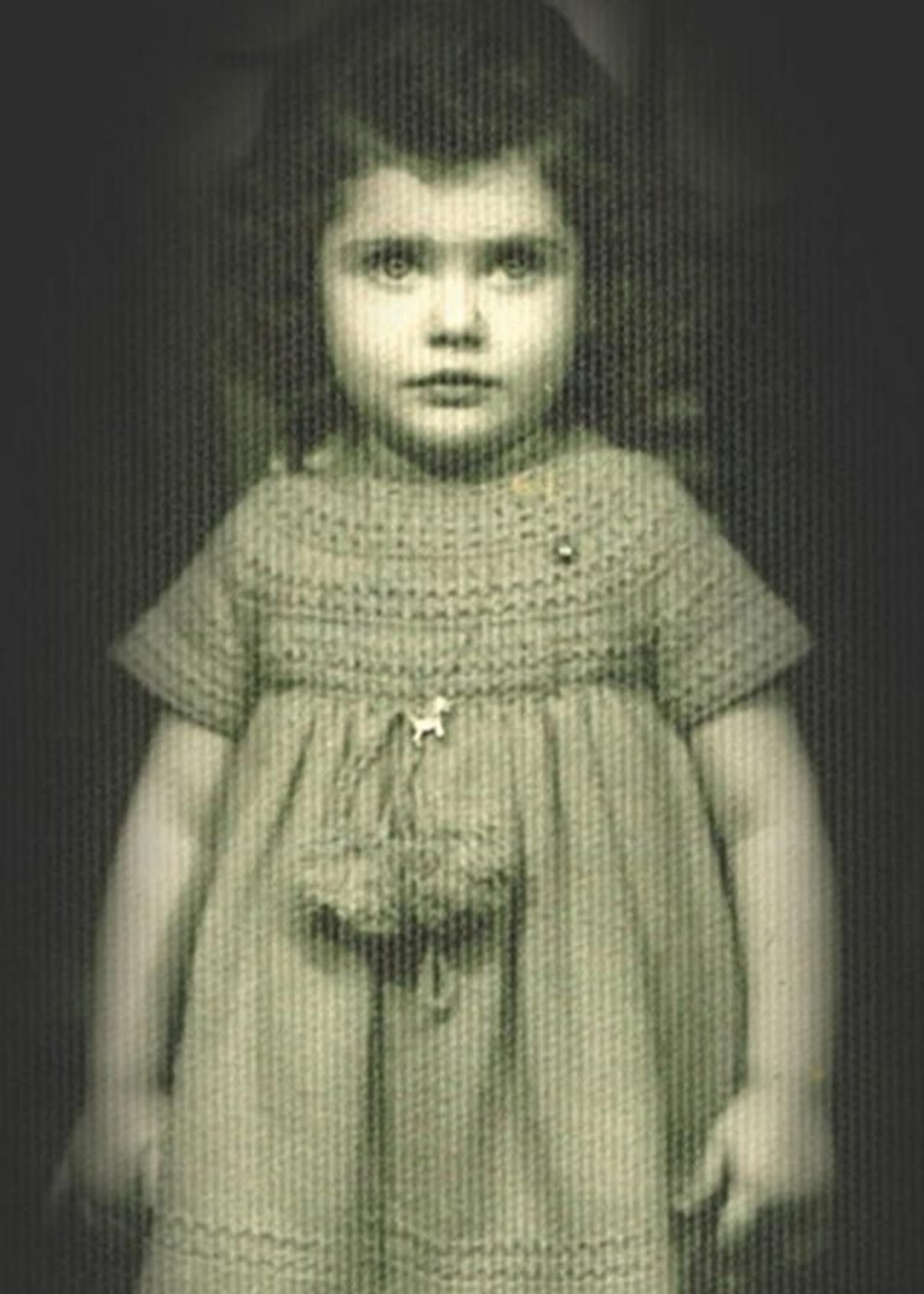 Su Burcu Yazgı Coşkun'dan nostaljik kare (Ünlülerin çocukluk ve gençlik halleri) - 380