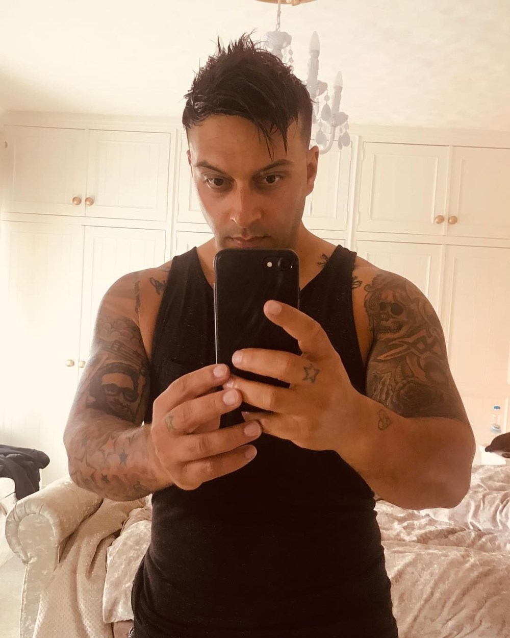 Aşı karşıtı müzisyen Marcus Birks corona virüsten hayatını kaybetti - 10