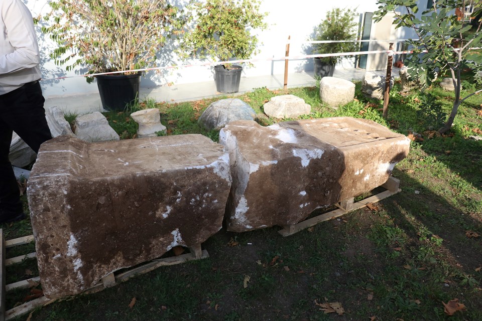 Yalova'da Roma döneminden kalma 1800 yıllık mermer stel bulundu - 1