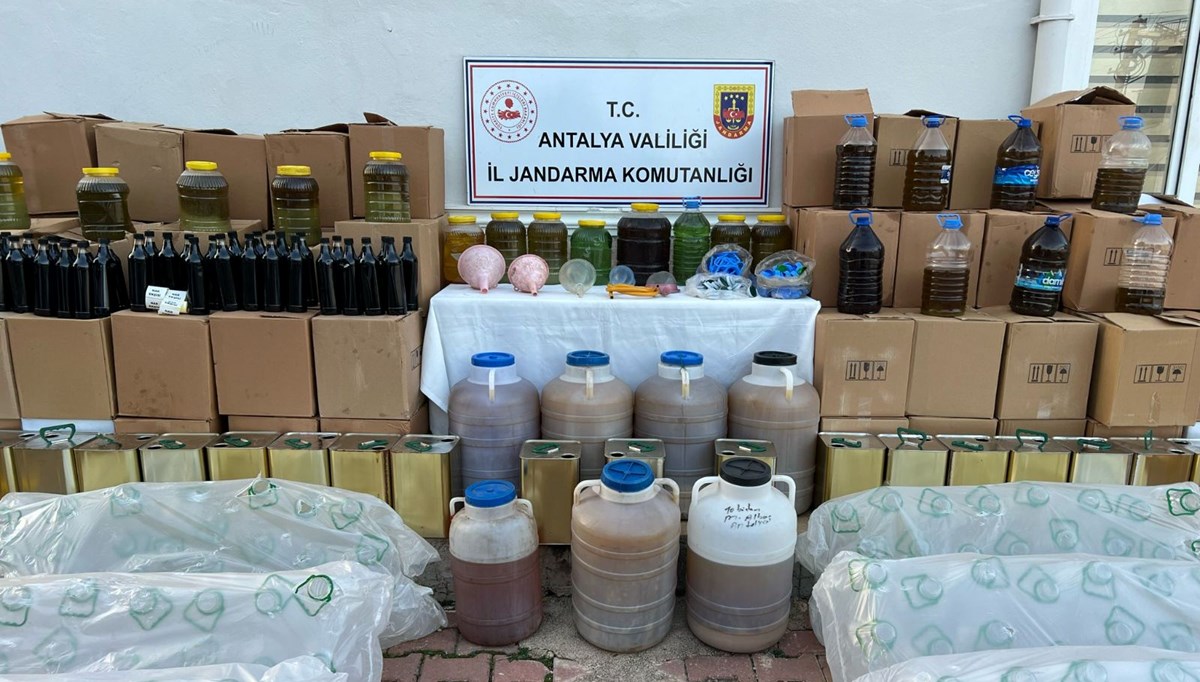 Antalya'da 3,5 ton sahte zeytinyağı ele geçirildi Antalya'da 3,5 ton sahte zeytinyağı ele geçirildi