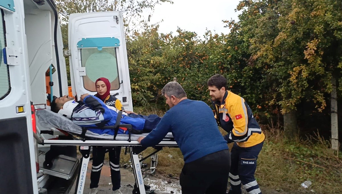 İşçi servisi, hafriyat kamyonuna çarptı: 16 yaralı İşçi servisi, hafriyat kamyonuna çarptı: 16 yaralı