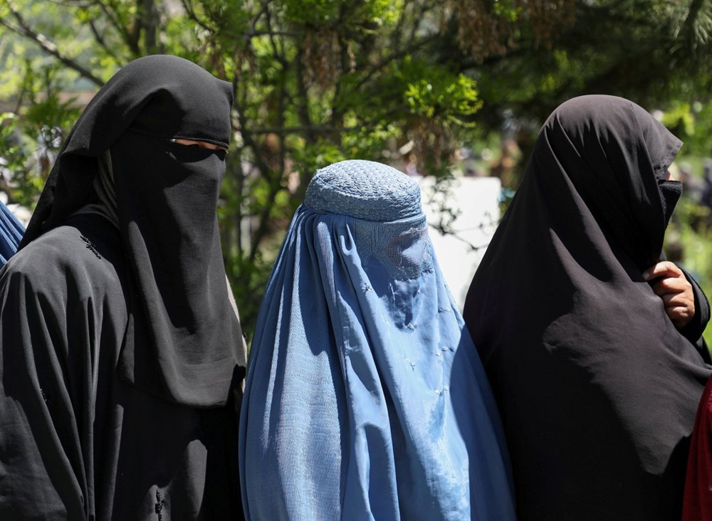 Taliban: Güvenlik güçlerimiz kadınlarla konuşmayı bilmiyor, geçici bir süre evde kalın - 6