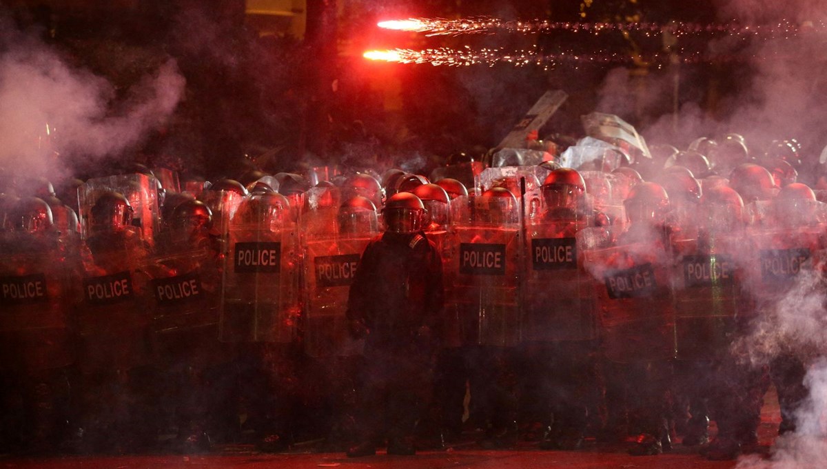 Gürcistan’da protestoların bilançosu: 113 polis yaralı, 224 gösterici gözaltında Gürcistan’da protestoların bilançosu: 113 polis yaralı, 224 gösterici gözaltında