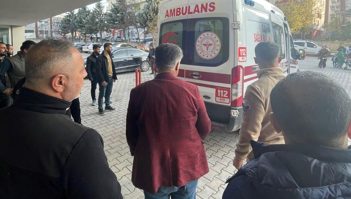 Siirt'te bıçaklı kavga: 1 kişi ağır yaralandı