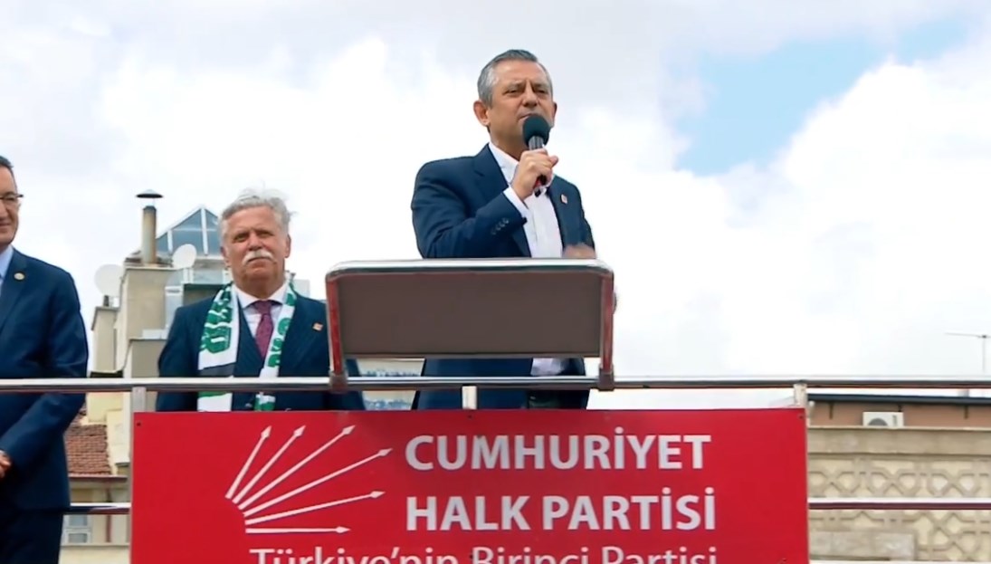 Özgür Özel'den CHP'lilere tepki