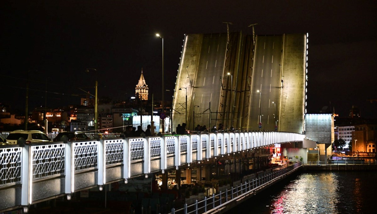 Galata ve Atatürk köprüsünde bakım çalışması yapıldı