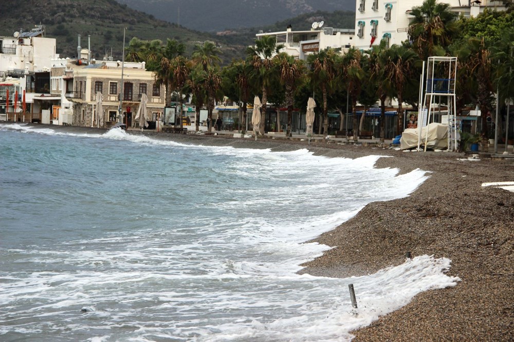 Bodrum'da fırtına milyonluk yatı batırdı - 8