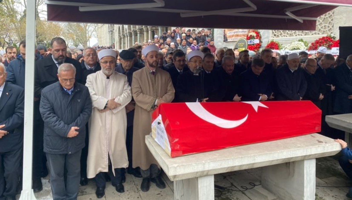 Eski Diyanet İşleri Başkanı Lütfi Doğan son yolculuğuna uğurlandı Eski Diyanet İşleri Başkanı Lütfi Doğan son yolculuğuna uğurlandı