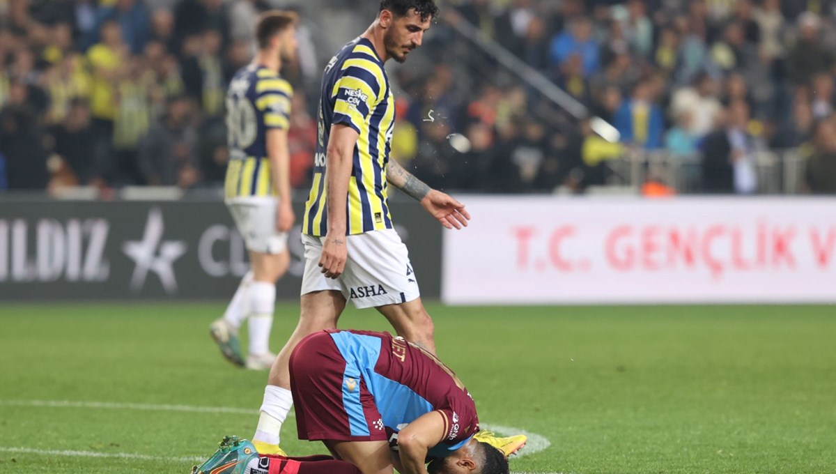 Trabzonspor'dan Fenerbahçeli futbolcu Samet Akaydın'a kınama: Bu bir rezilliktir, iğrençliktir!