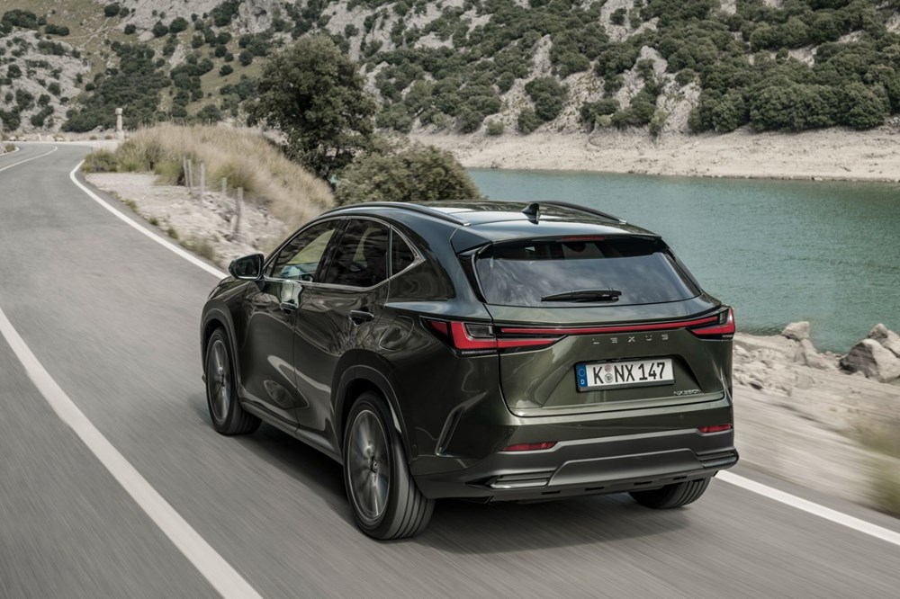 Lexus'ta yeni dönem: İlk plug-in hibrit modelini tanıttı - 3