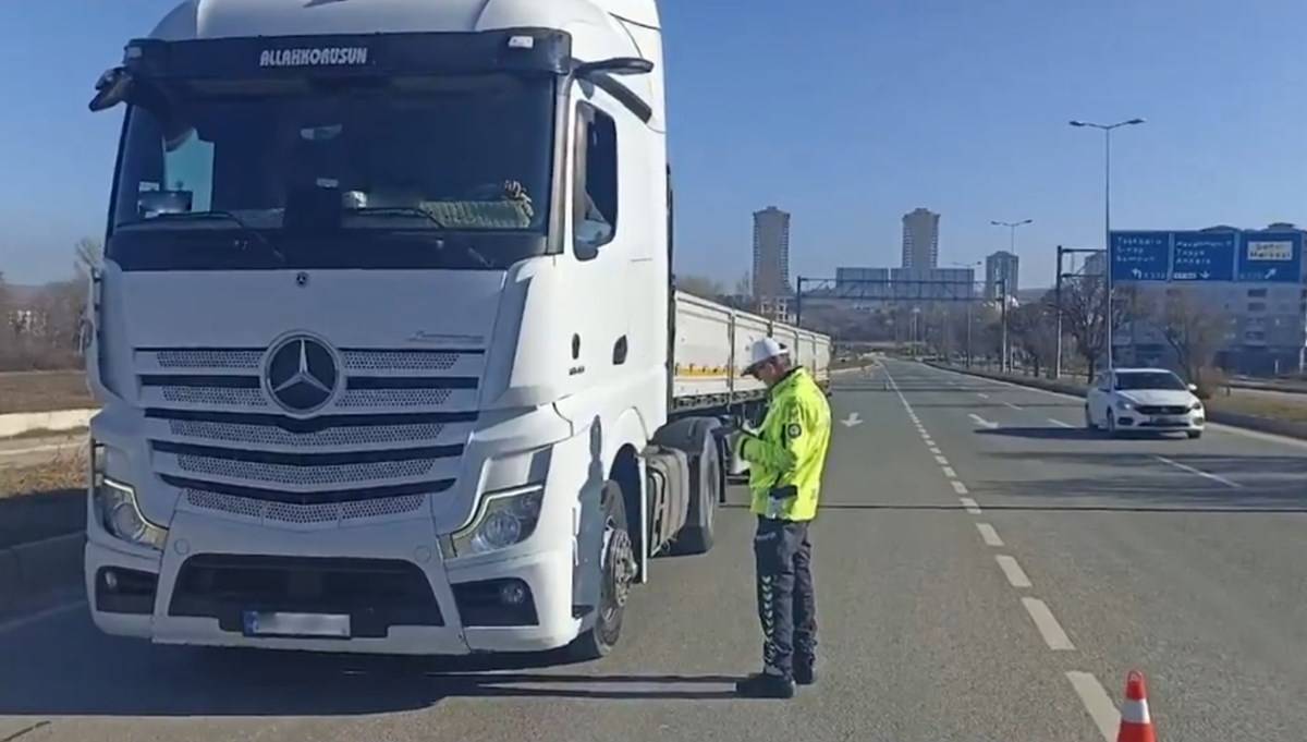 424 bin 968 araca denetim, 135 bin 140 sürücüye ceza