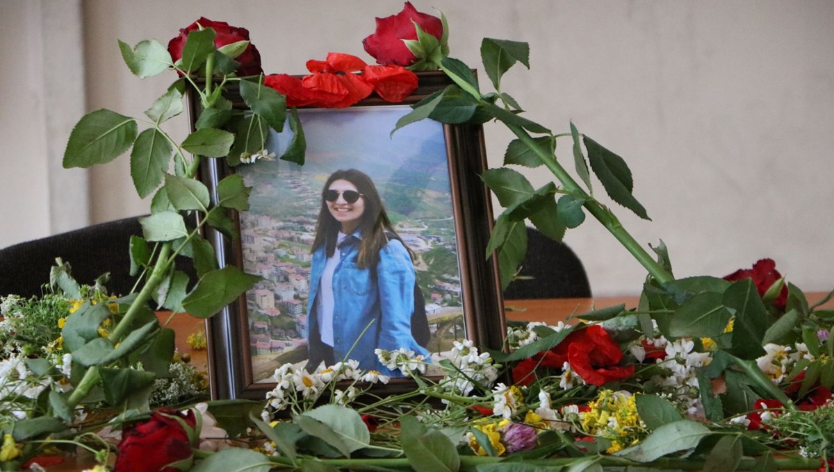 Ayşe öğretmenin okulunda yas Ayşe öğretmenin okulunda yas