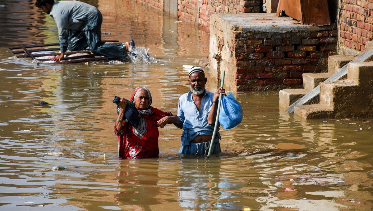 Pakistan'da muson yağmurları can kaybı 905 oldu