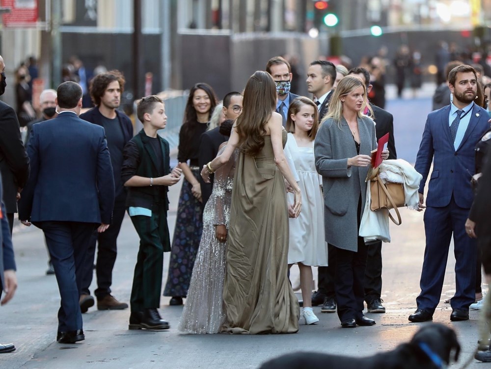 Angelina Jolie, Eternals galasına çocuklarıyla katıldı - 18