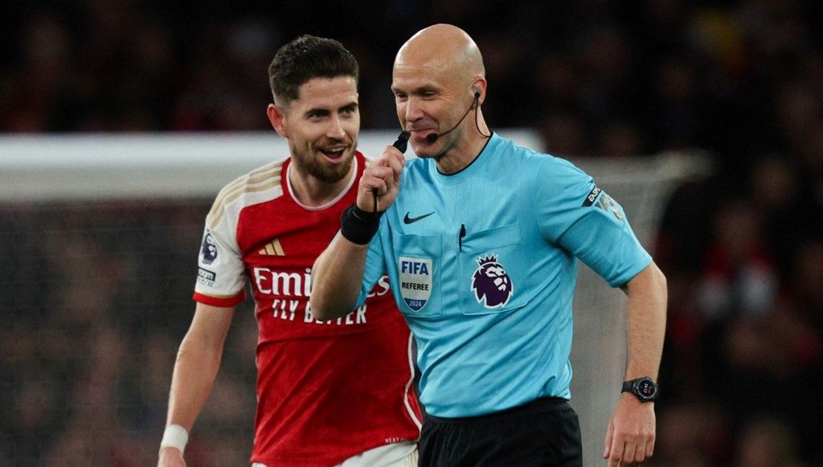 Galatasaray-AZ Alkmaar maçını İngiliz hakem Anthony Taylor yönetecek Galatasaray-AZ Alkmaar maçını İngiliz hakem Anthony Taylor yönetecek