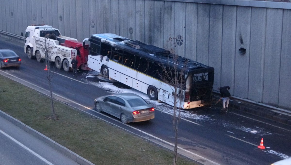 Servis otobüsü alev alev yandı