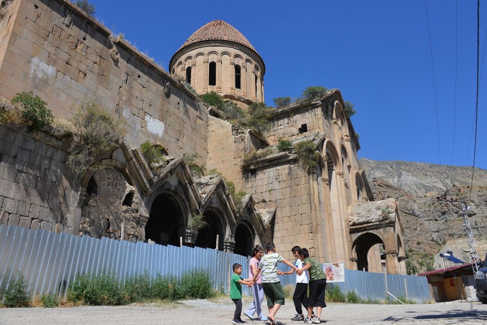 Öşvank Kilisesi'nin duvarlarındaki çatlaklar endişelendiriyor - 14