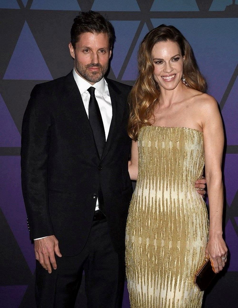 İkiz bebek bekleyen Hilary Swank'ten Noel pozu - 3