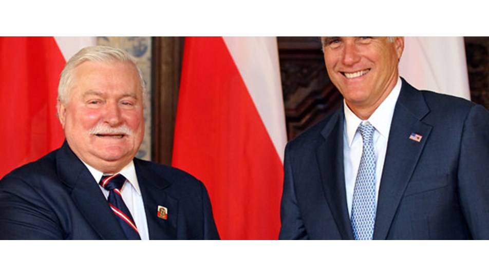 Romney'ye Polonya'da soğuk karşılama