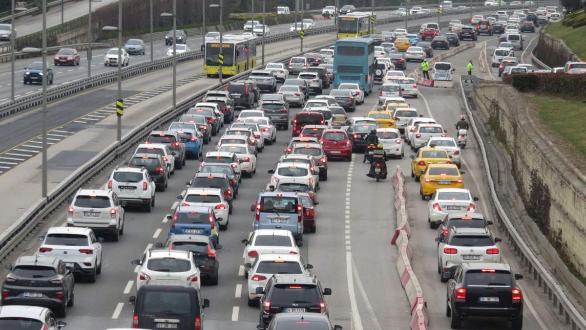 sokaga cikma kisitlamasinin ardindan istanbul da trafik yogunlugu son dakika turkiye haberleri ntv haber