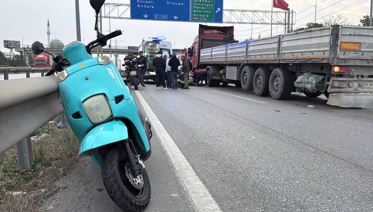 Kocaeli'de TIR’la çarpışan motosikletteki sürücü öldü