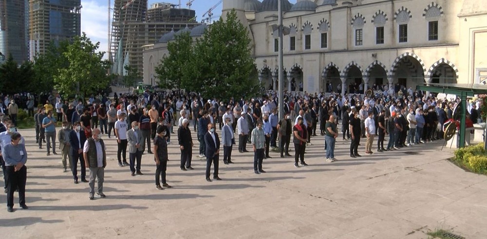 Doktor Osman Arıkan corona virüse yenik düştü: Cenazede gözyaşları sel oldu - 7