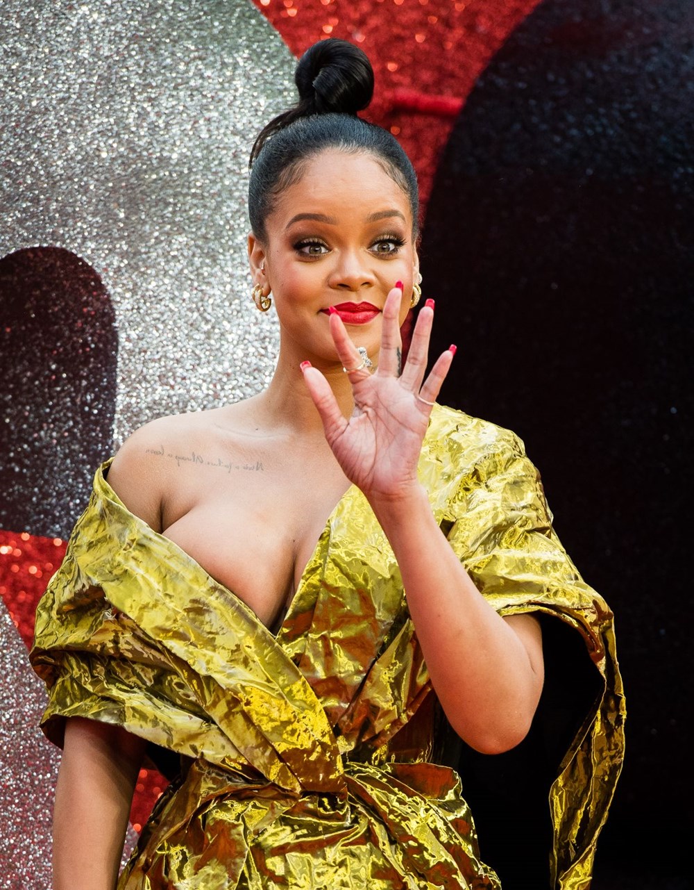 Rihanna'dan Super Bowl'a ret Magazin Haberleri