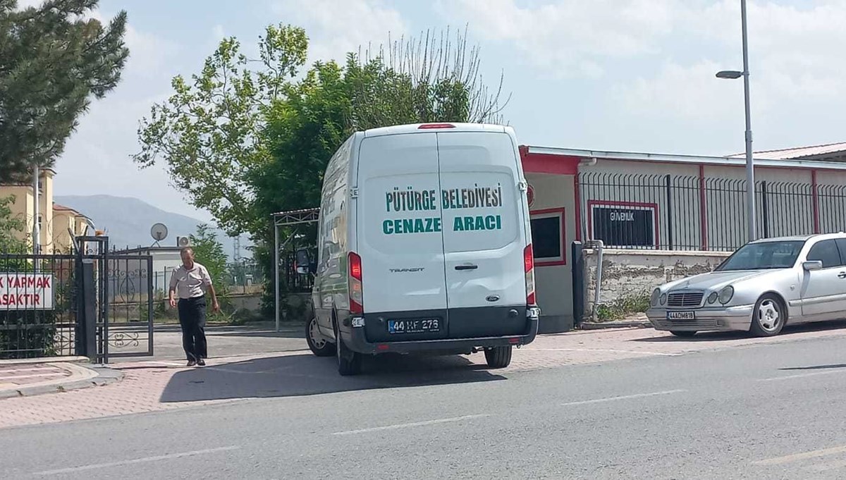 Yol verme kavgasında amcası ve kuzenini vurdu