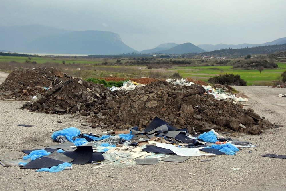 �zmir'in i�me suyunu sa�layan baraja 'moloz' tehdidi