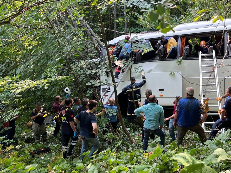 Bursa'da tur otobüsü devrildi: 5 ölü - 1