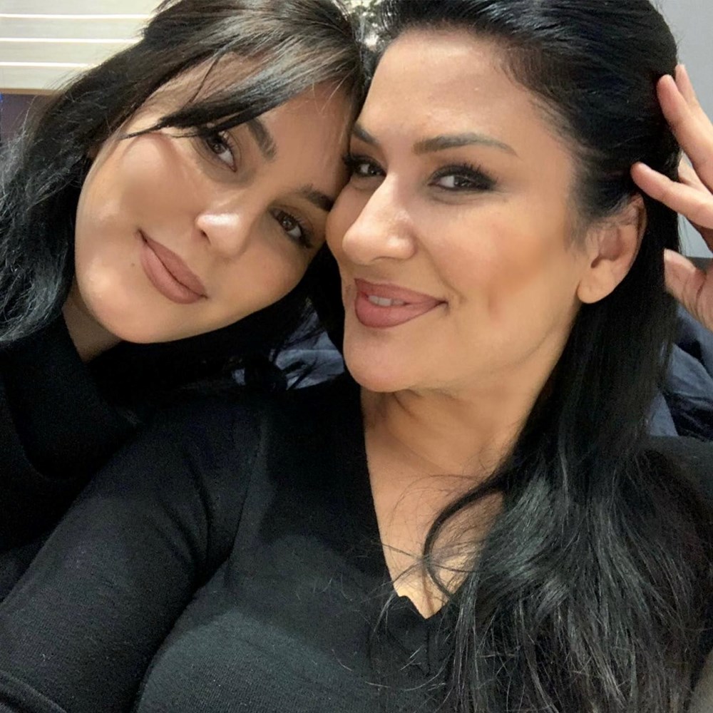 Demet Özdemir takipçilerini geçmişe götürdü (Ünlülerin çocukluk ve gençlik halleri) 172 M7decDp1ZEW19AHdjnM1nQ