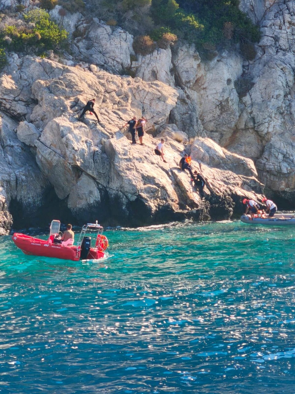 Muğla'da 12 saat sonra mucize! Tırmandıkları kayalıklarda bulundular - 2