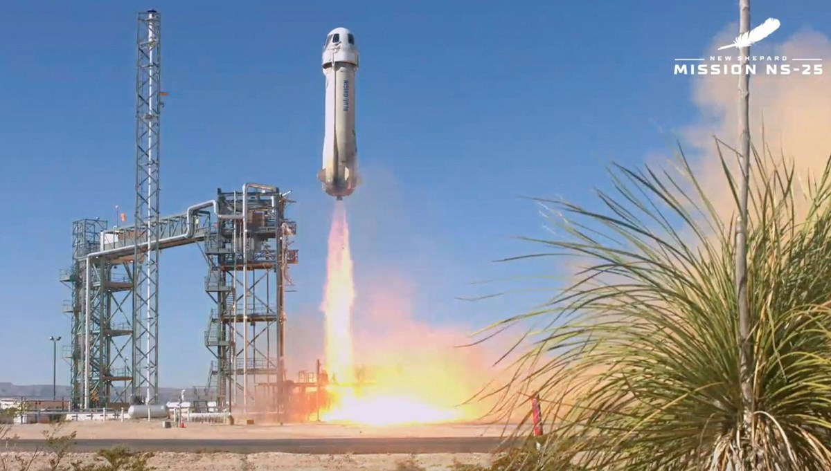 Blue Origin, NS-25 uzay yolculuğunu başarıyla tamamladı