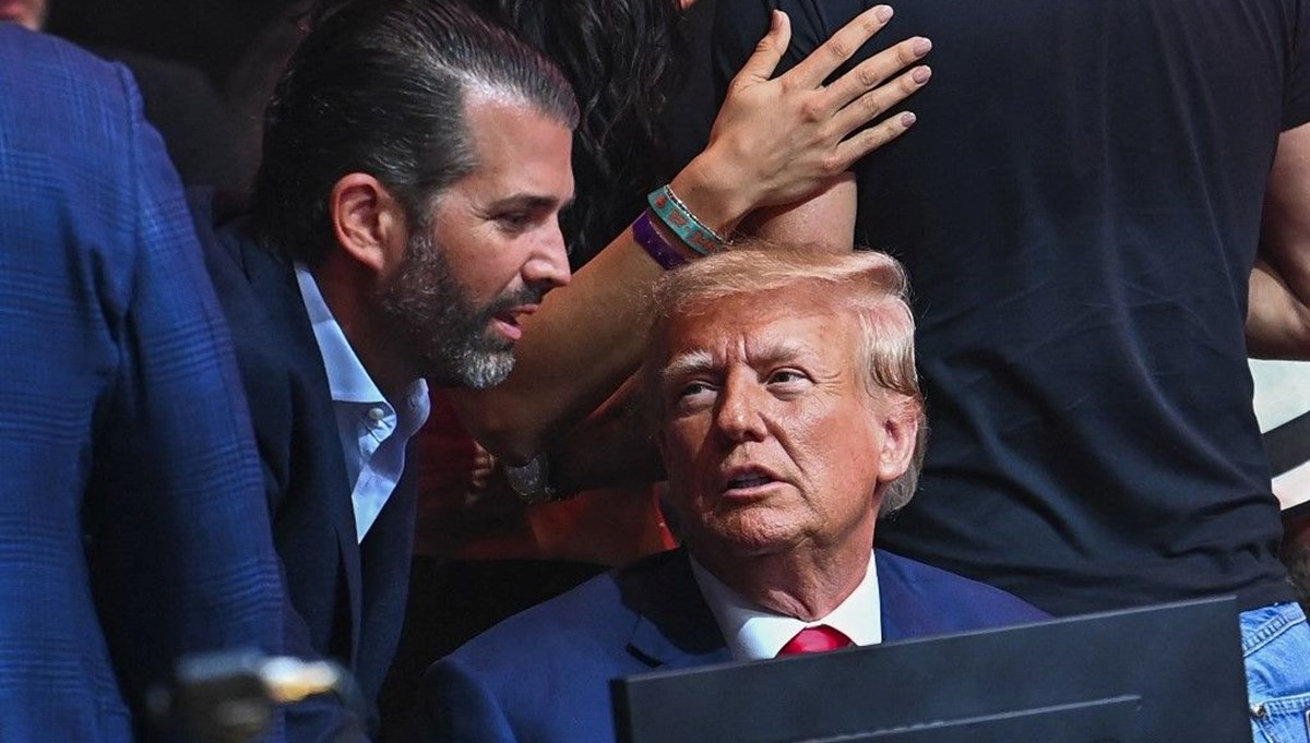 Trump'ın oğlunun hesabı hacklendi: Babam öldü, başkan adayı benim Trump'ın oğlunun hesabı hacklendi: Babam öldü, başkan adayı benim