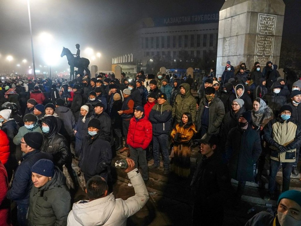 Kazakistan'daki akaryakıt zammı protestolarında son durum: Rusya destekli ülkeler askeri birlik gönderecek - 12