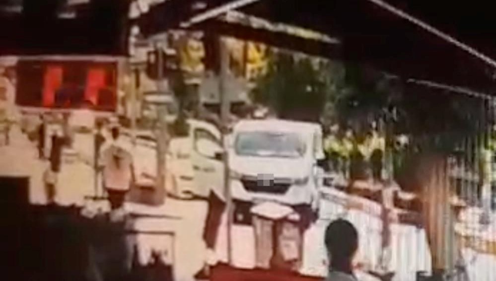 Antalya'da kırmızı ışıkta dayak